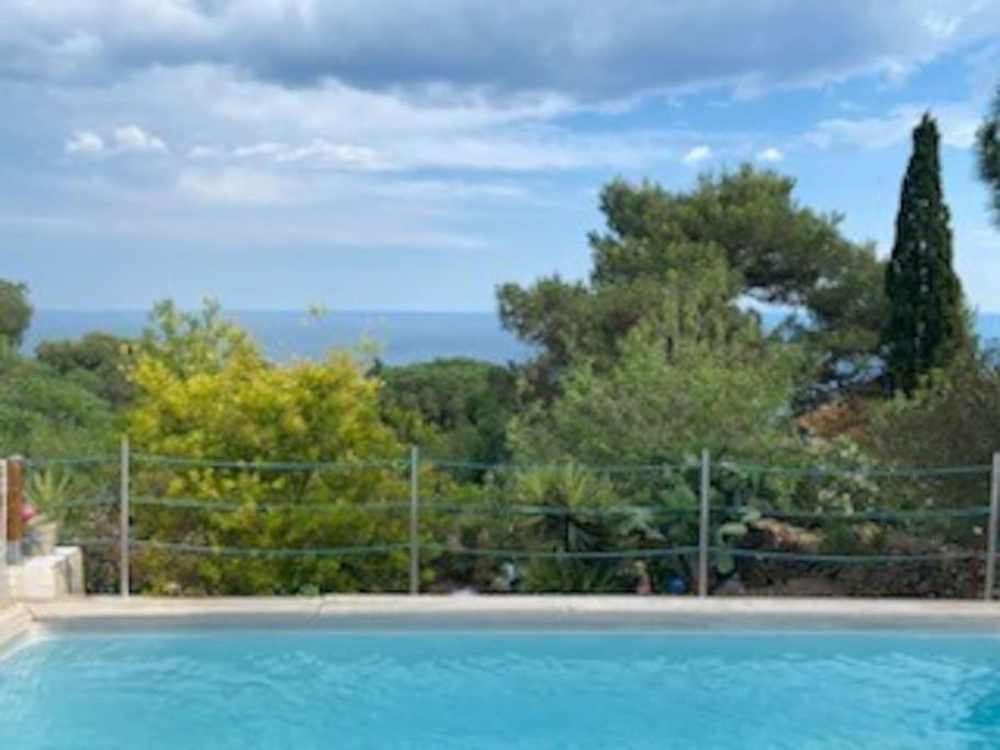 Haut De Villa Au Mont St Clair Vue Exceptionnelle Mer Et Foret Terrasses, Piscine, Petanque, Solarium Prives Σετ Εξωτερικό φωτογραφία